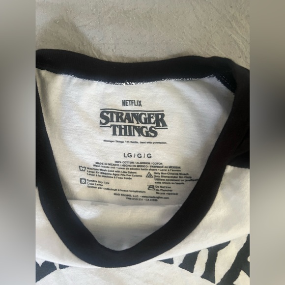 Stranger Things Hellfire club shirt - Picture 2 of 3